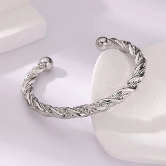 3/$35 Silver Tone Twisted Cable Cuff Bracelet Open Bangle Rope Ball End Boho - Picture 1 of 5